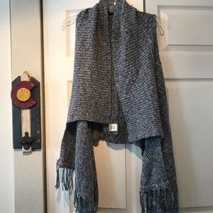 Loose sleeveless cardigan